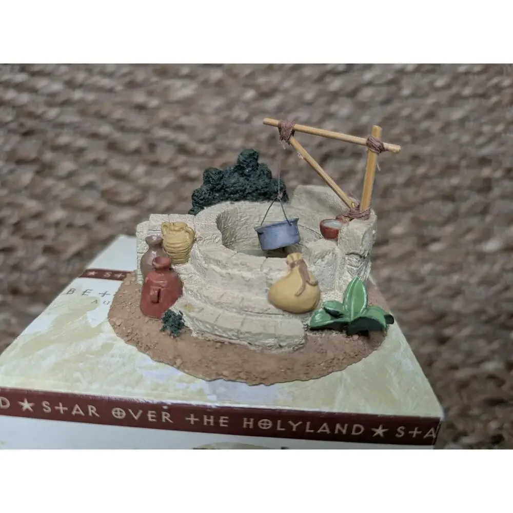 Vintage Porcelain Collectible Bethlehem Village Town Well Christmas Holiday